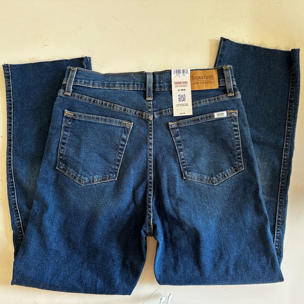 Levi’s high rise straight raw hem 6